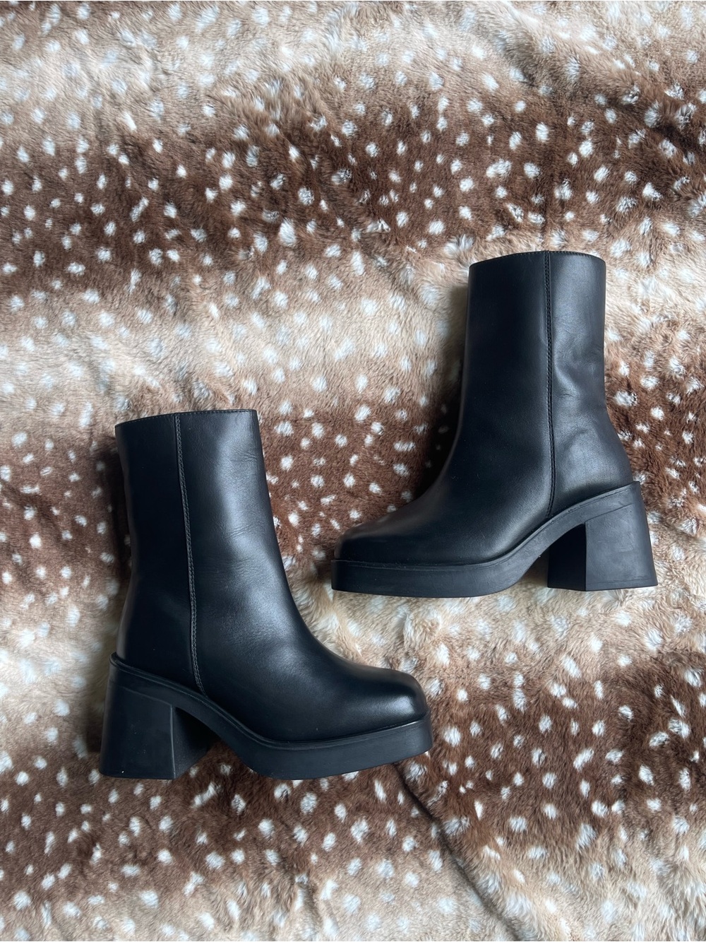 Floyd black boots